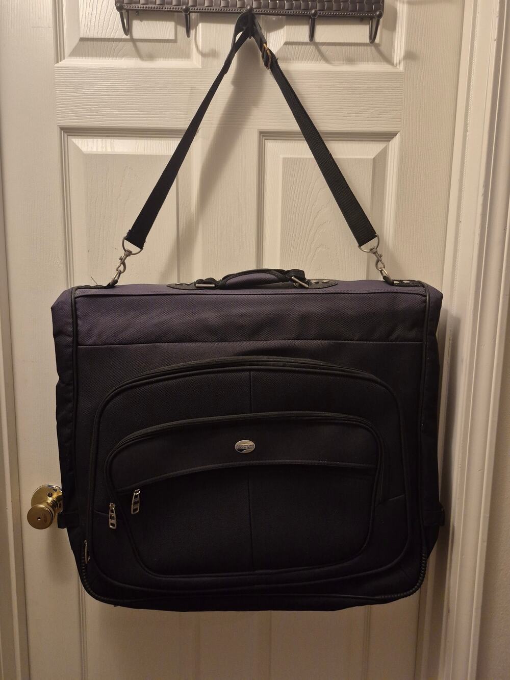 American Tourister Meridian Lite Folding Garment Bag